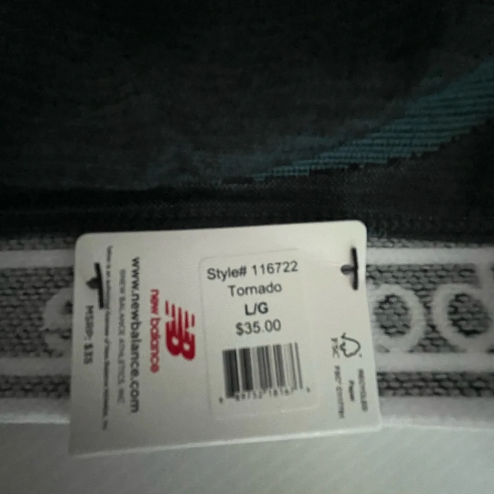 New Balance Medium Impact Secure Fit & Feel Stretch Seamless Sports Bra - Picture 8 of 9